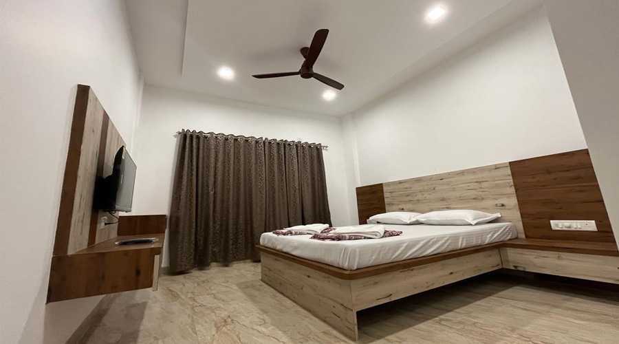 Hotel Aryan Beach Resort ladghar