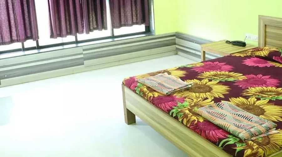 Shreyas Guest House kashid